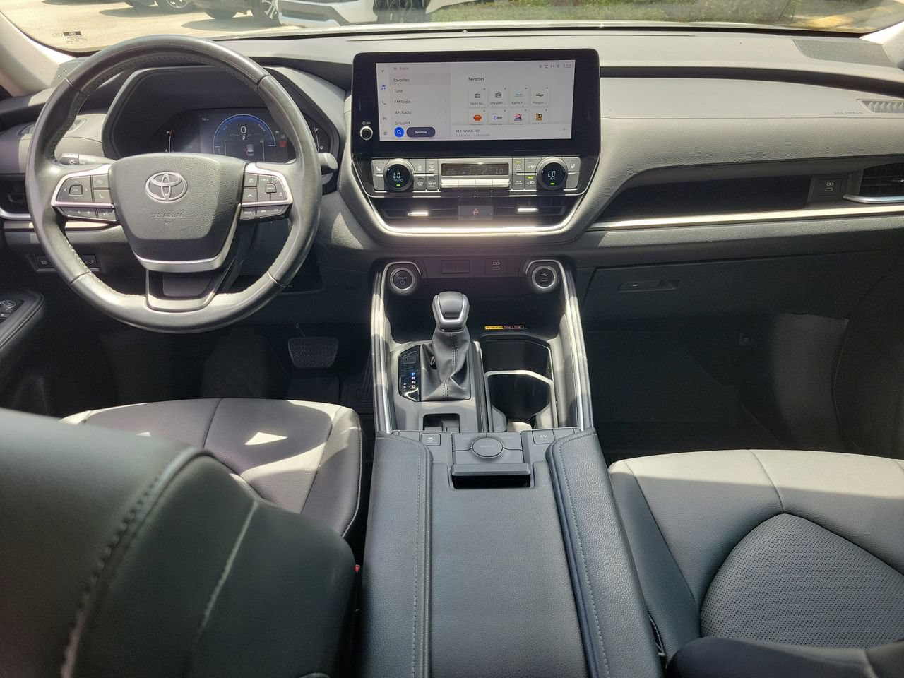 Used 2024 Toyota Grand Highlander AWD Hybrid image 13