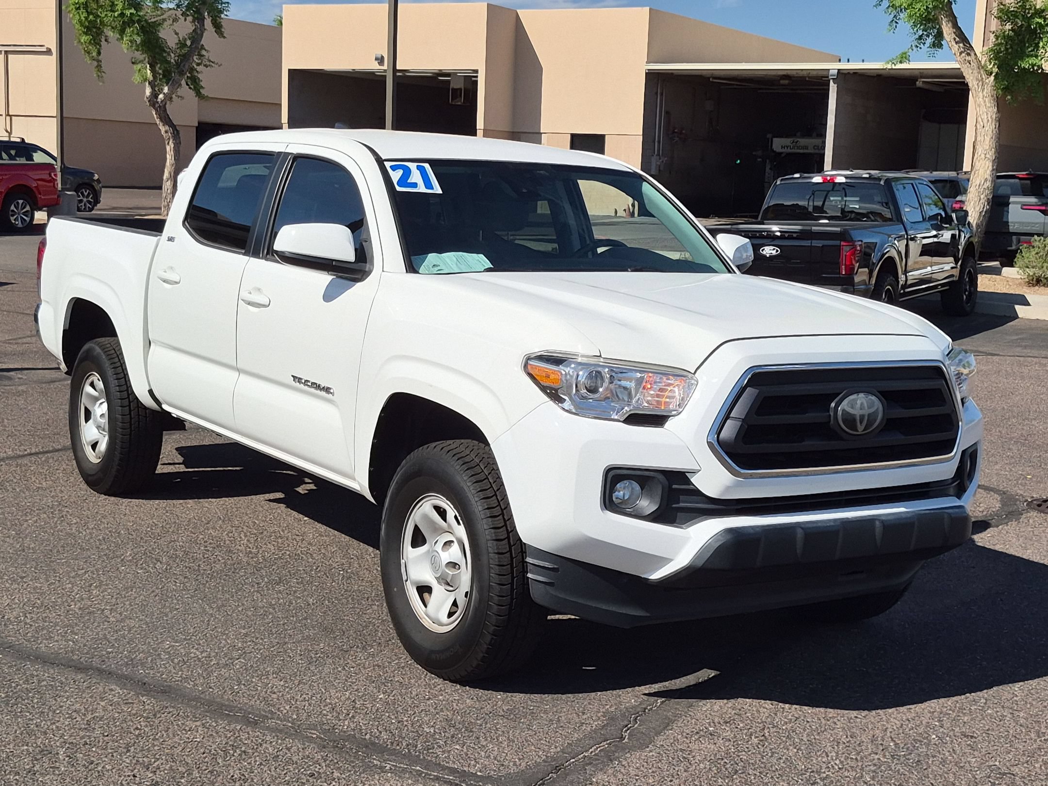 Used 2021 Toyota Tacoma SR5 RWD image 3