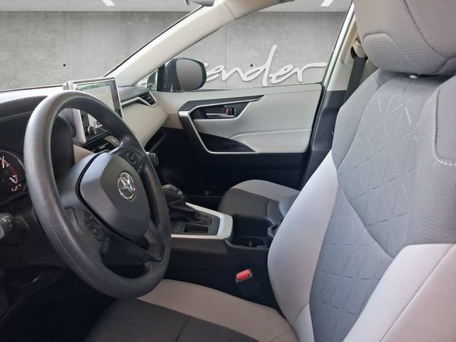 Used 2025 Toyota RAV4 XLE w/ Convenience Package FWD image 24