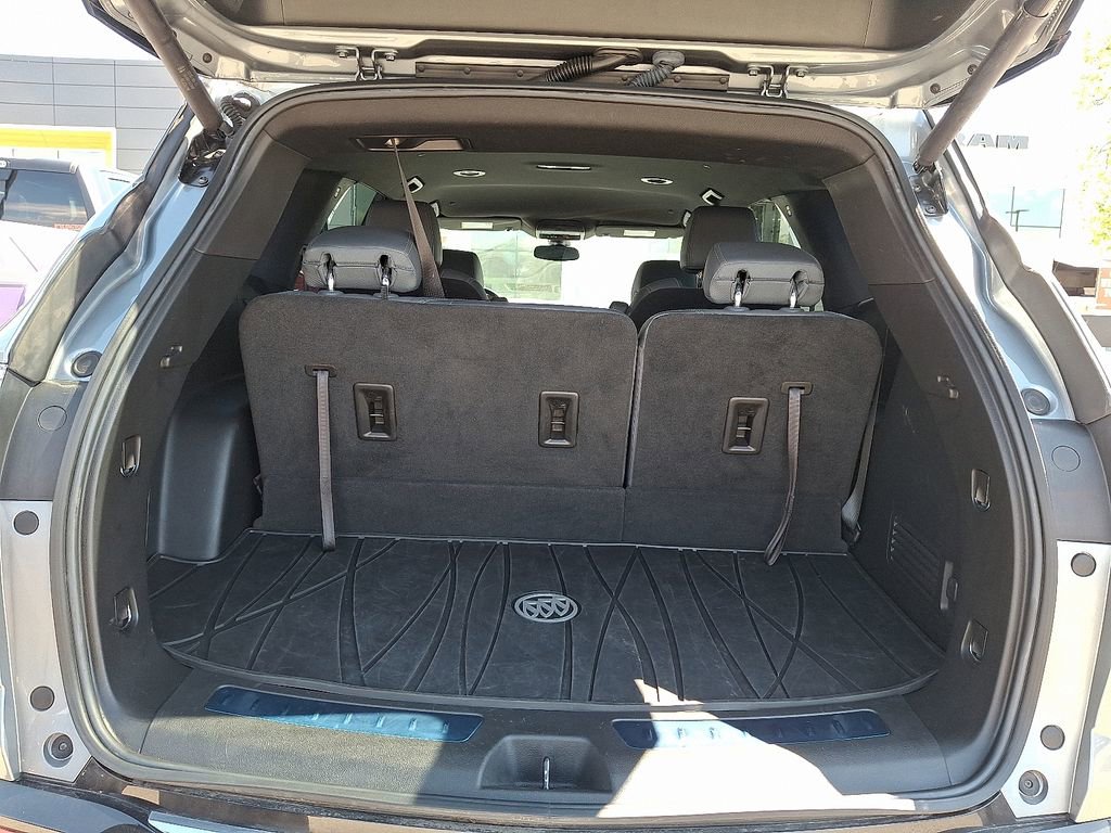 Used 2023 Buick Enclave Essence w/ Sport Touring Edition image 27