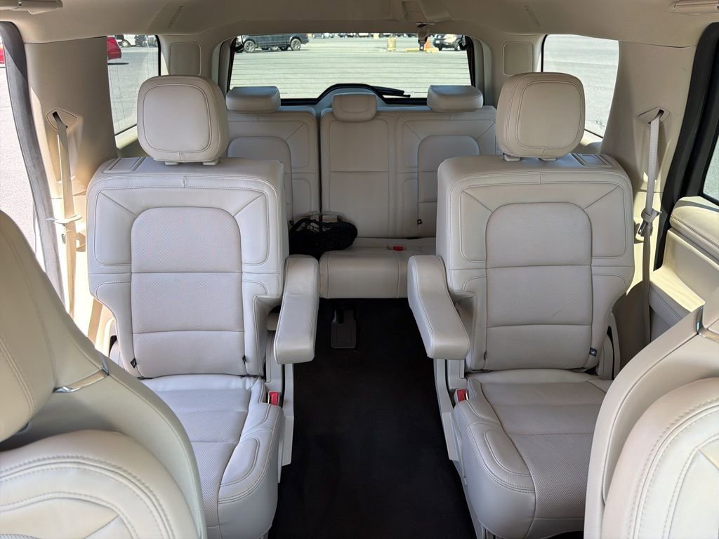 Certified 2021 Lincoln Navigator Reserve w/ Luxury Package image 20