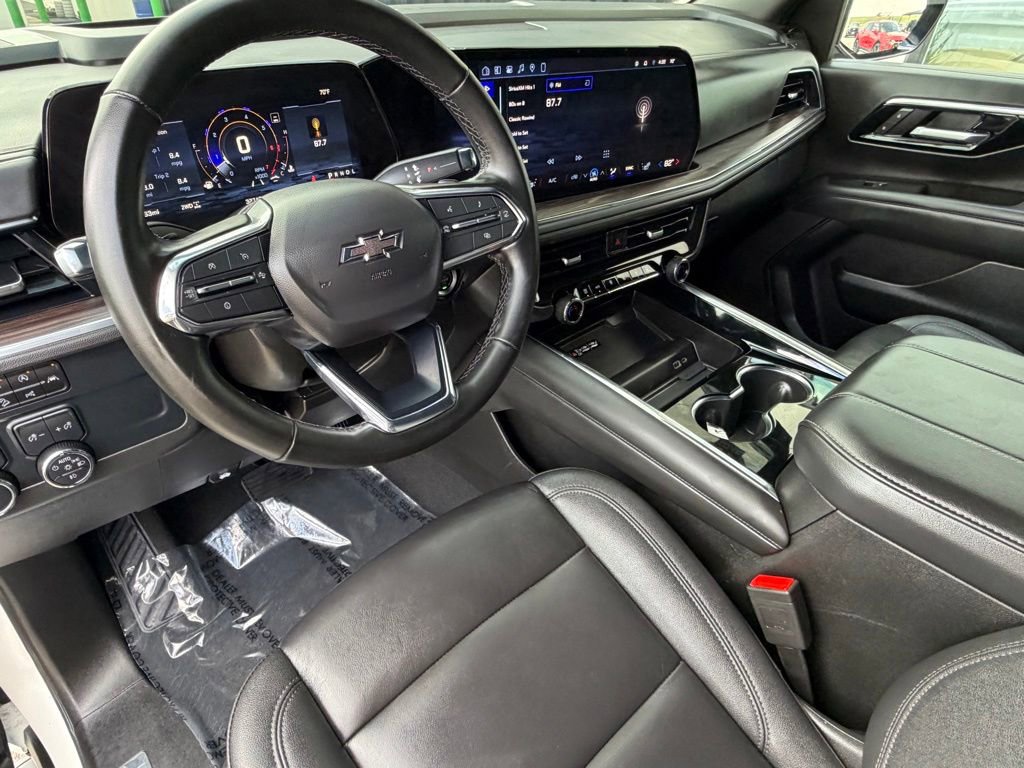 Used 2025 Chevrolet Suburban Z71 AWD/4WD image 10