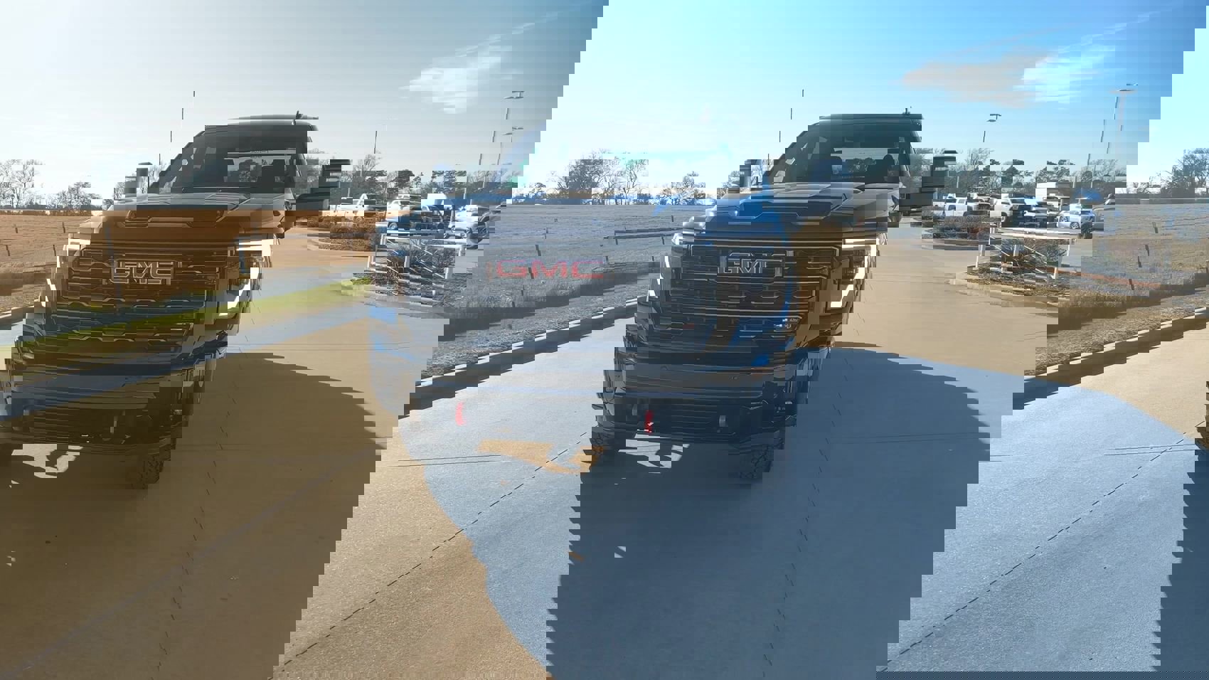 Used 2024 GMC Sierra 2500 AT4 image 3
