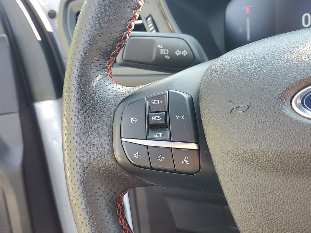 Used 2025 Ford Escape ST-Line Select AWD/4WD image 13