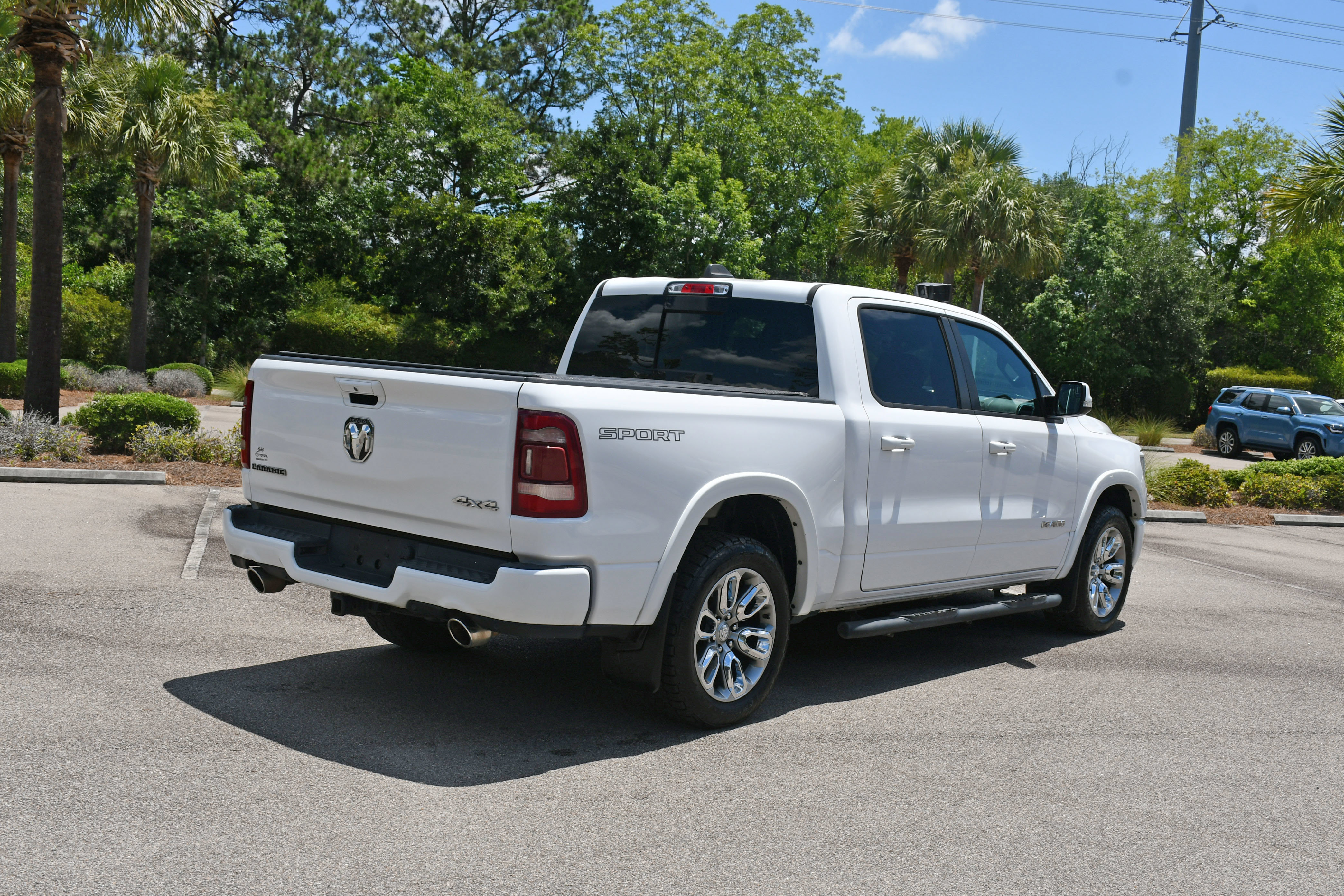 Used 2021 RAM 1500 Laramie AWD/4WD image 3