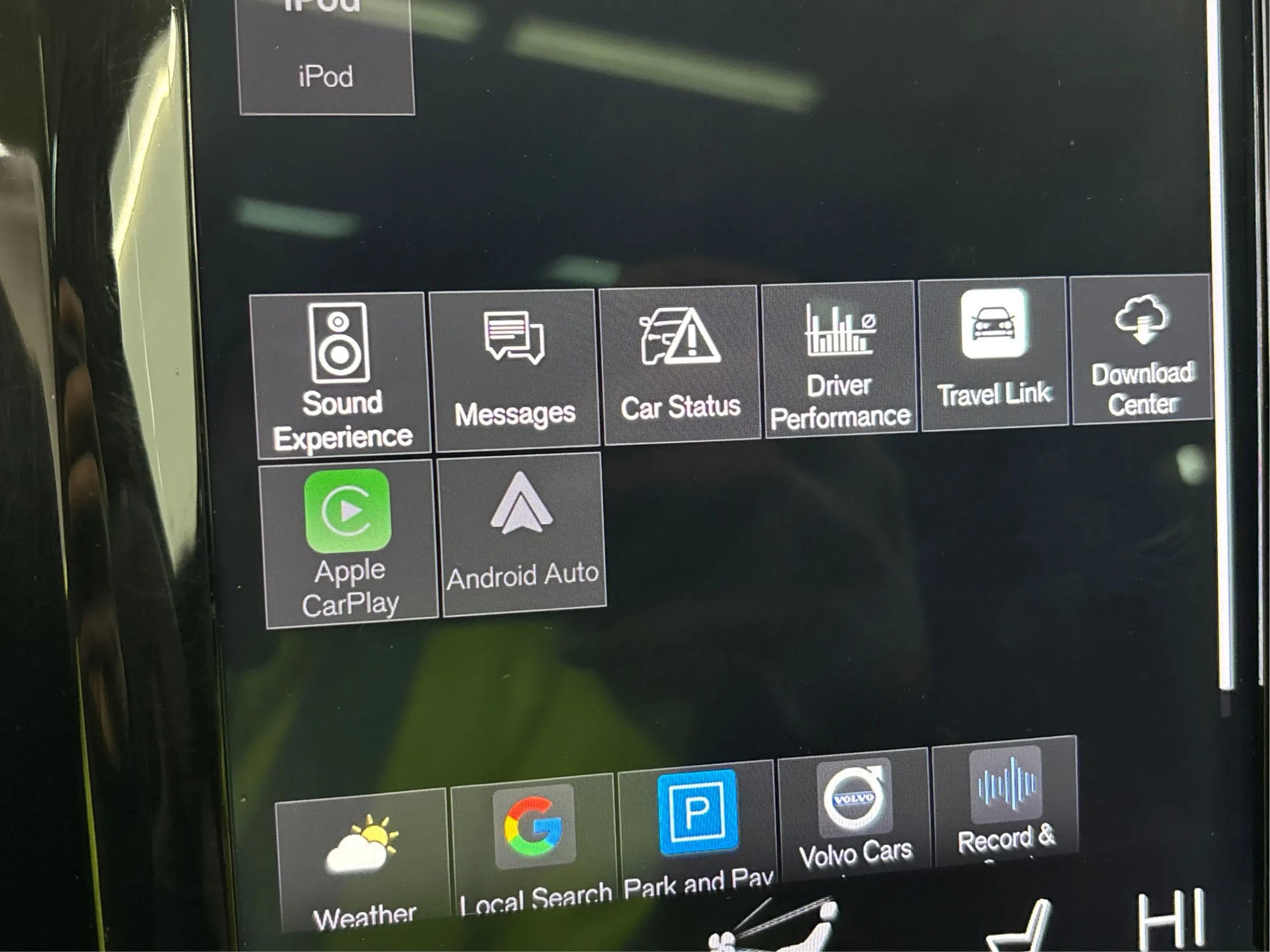 Used 2019 Volvo XC60 T5 Momentum w/ Multimedia Package image 46