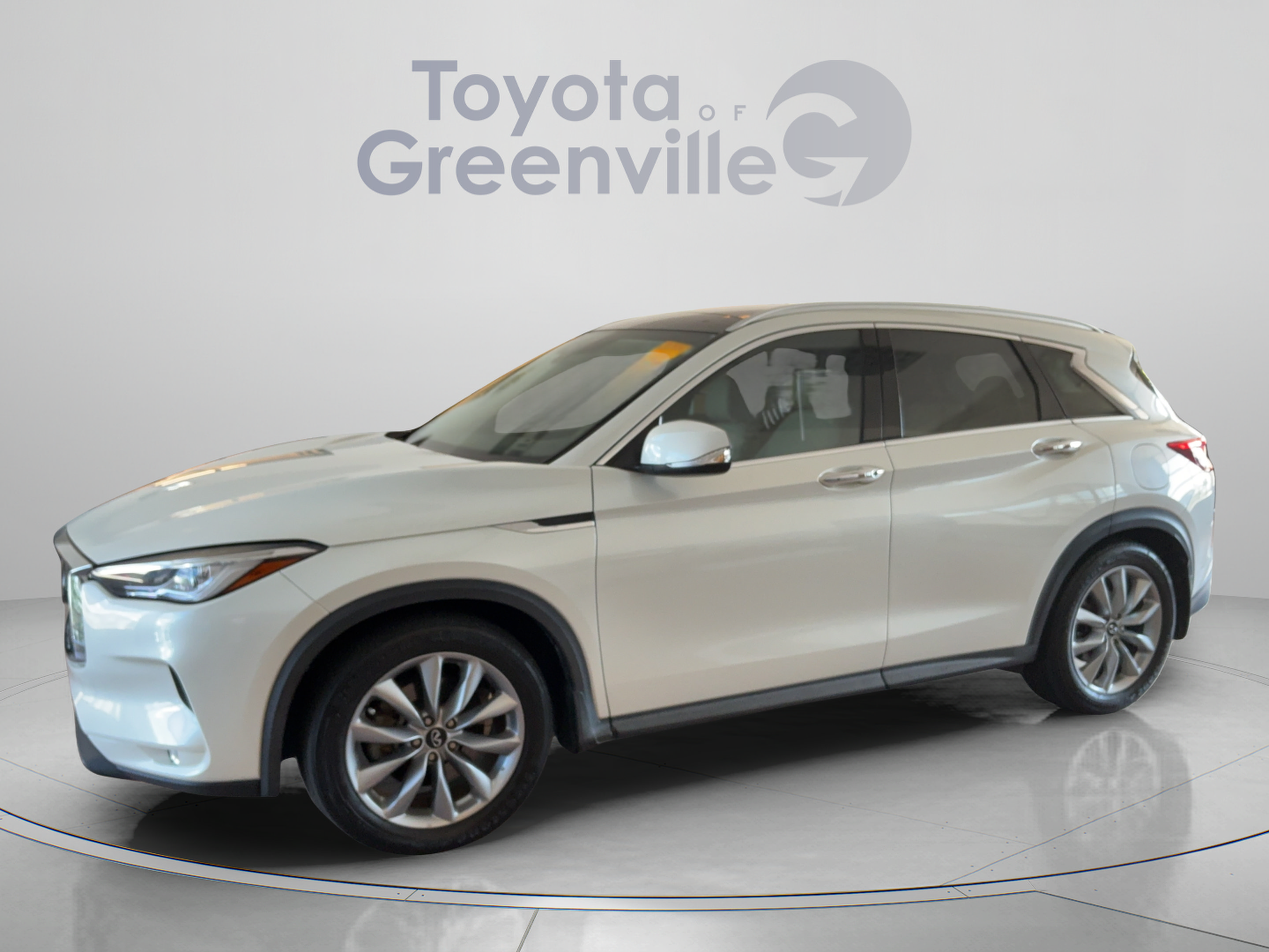 Used 2021 INFINITI QX50 Luxe FWD image 2