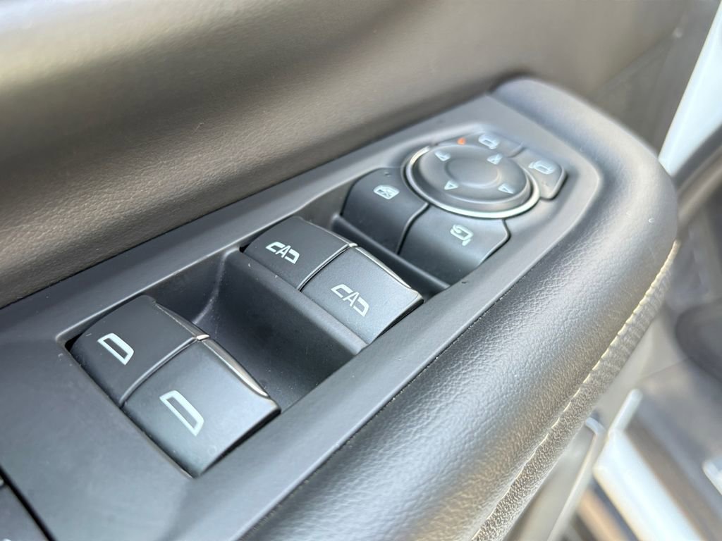 Used 2023 Chevrolet Suburban Premier image 14