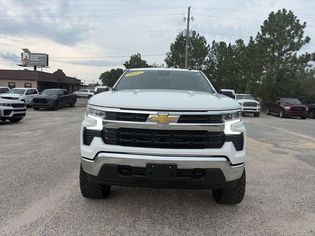 Used 2025 Chevrolet Silverado 1500 LT AWD/4WD image 9
