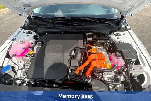 New 2025 Hyundai Elantra Limited FWD image 13
