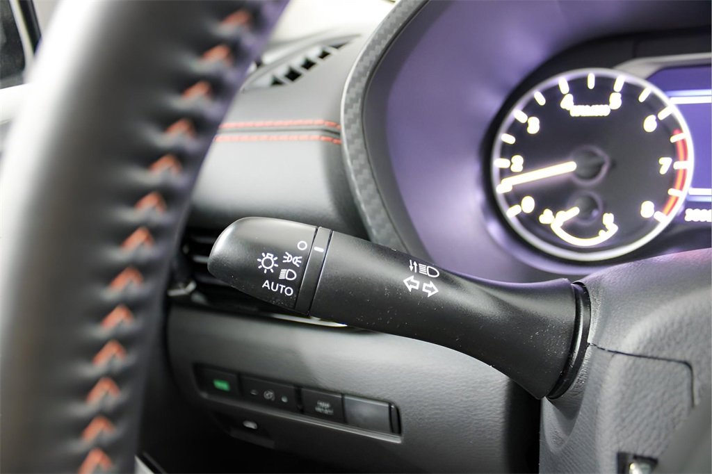 Used 2025 Nissan Sentra SR w/ SR Premium Package image 28