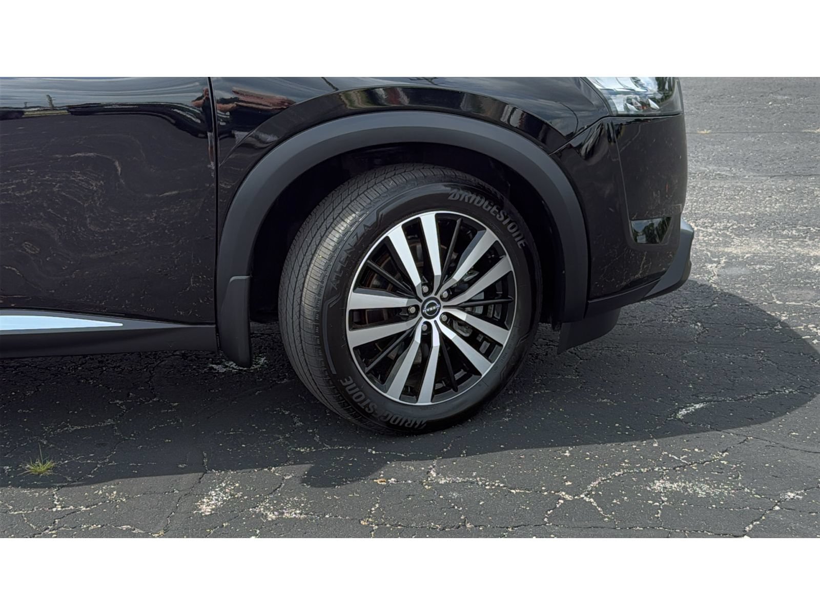 Used 2025 Nissan Pathfinder Platinum AWD/4WD image 11