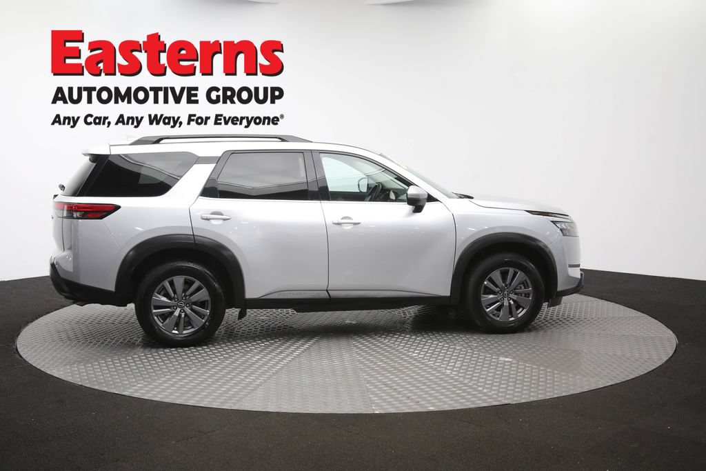Used 2025 Nissan Pathfinder SV FWD image 50