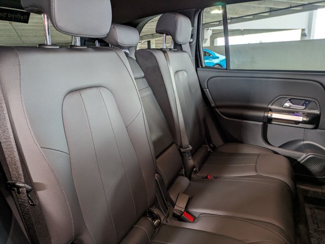 Used 2025 Mercedes-Benz GLB 250 image 21