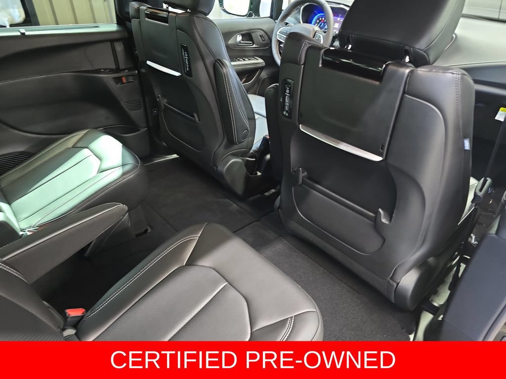 Used 2026 Chrysler Pacifica Select AWD/4WD image 12