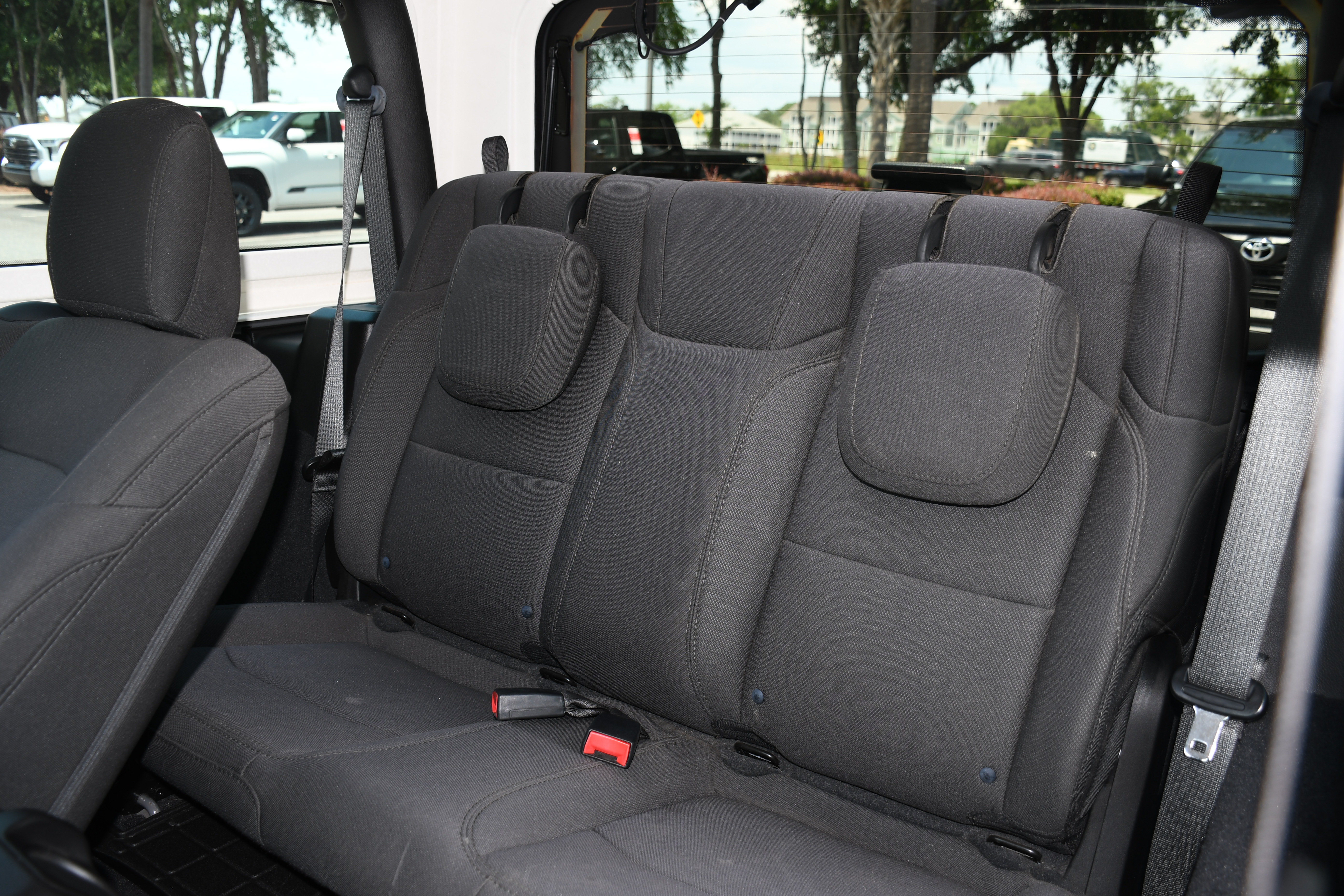 Used 2020 Jeep Wrangler Sport AWD/4WD image 15