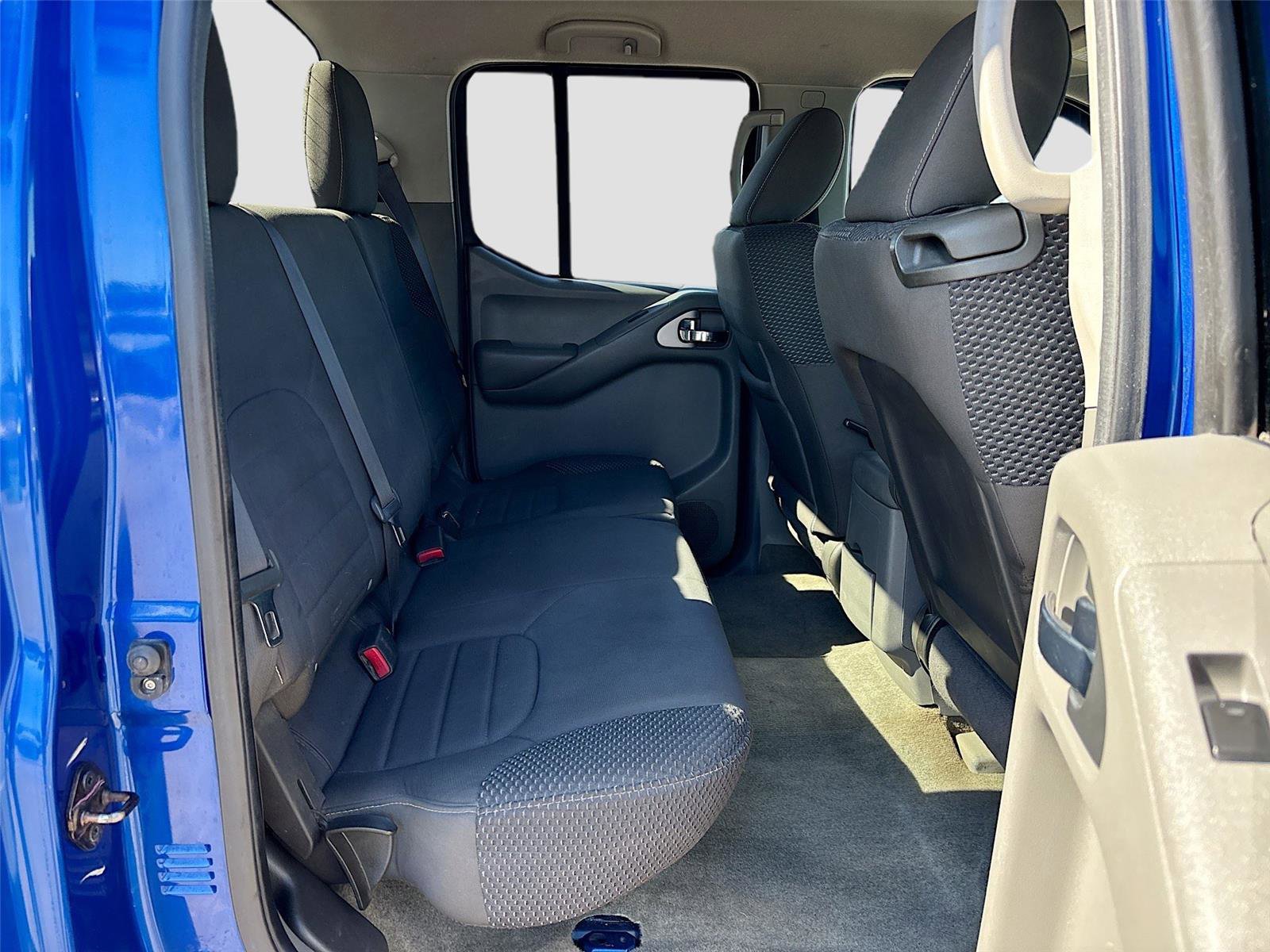 Used 2013 Nissan Frontier Desert Runner image 25