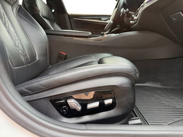Used 2020 BMW M550i xDrive w/ Executive Package AWD/4WD image 27