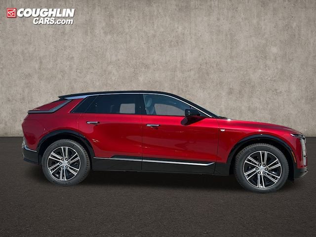 New 2025 Cadillac Lyriq Luxury video 3