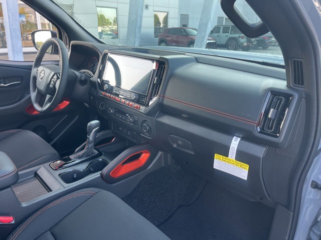 New 2025 Nissan Frontier PRO-4X w/ Interior Protection Package image 22