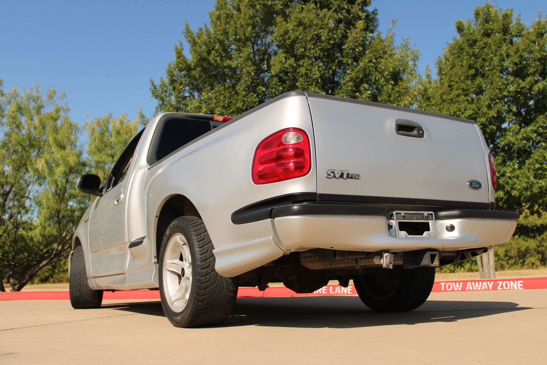 Used 2000 Ford F150 Lightning RWD image 10