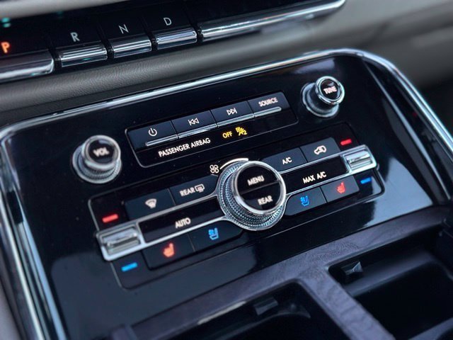 Used 2019 Lincoln Navigator L Reserve AWD/4WD image 14