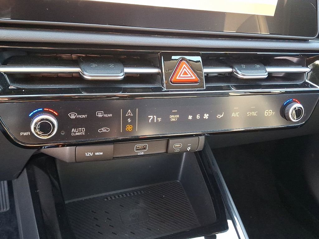 Certified 2025 Kia Niro EX image 15