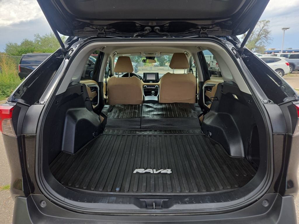 Used 2022 Toyota RAV4 LE AWD/4WD image 18