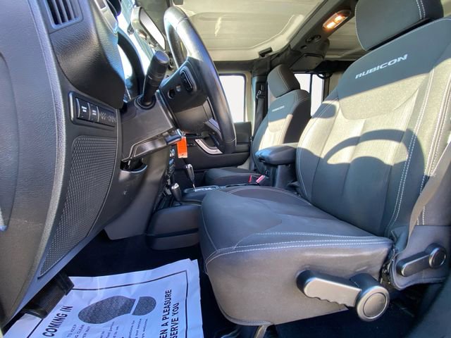 Used 2017 Jeep Wrangler Unlimited Rubicon w/ Cold Weather Group image 9