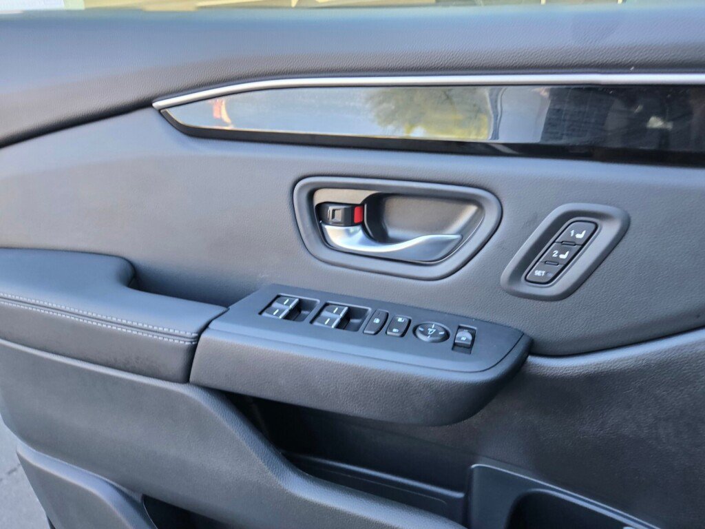 Certified 2025 Honda Pilot EX-L image 22
