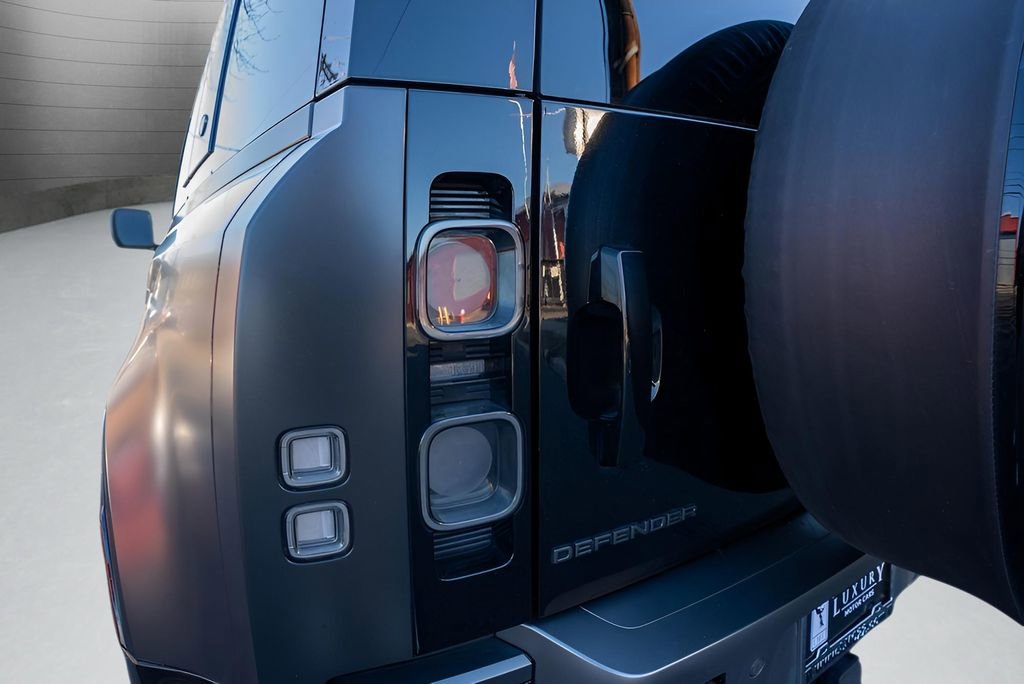 Used 2023 Land Rover Defender 110 V8 image 9