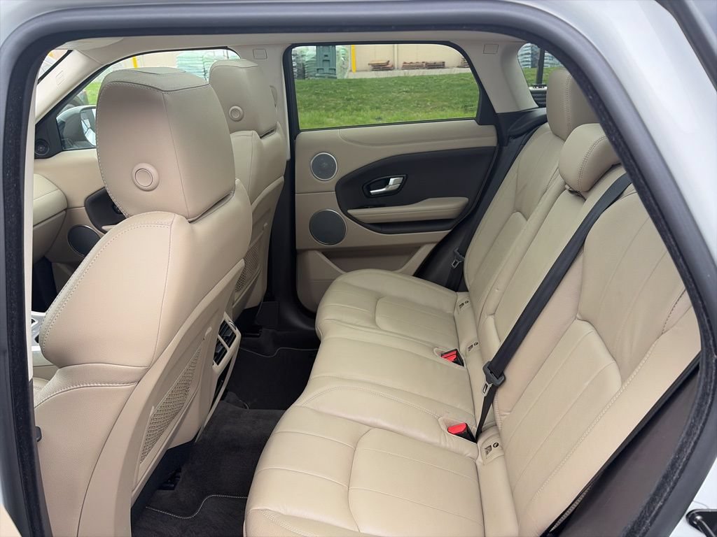 Used 2017 Land Rover Range Rover Evoque SE AWD/4WD image 19