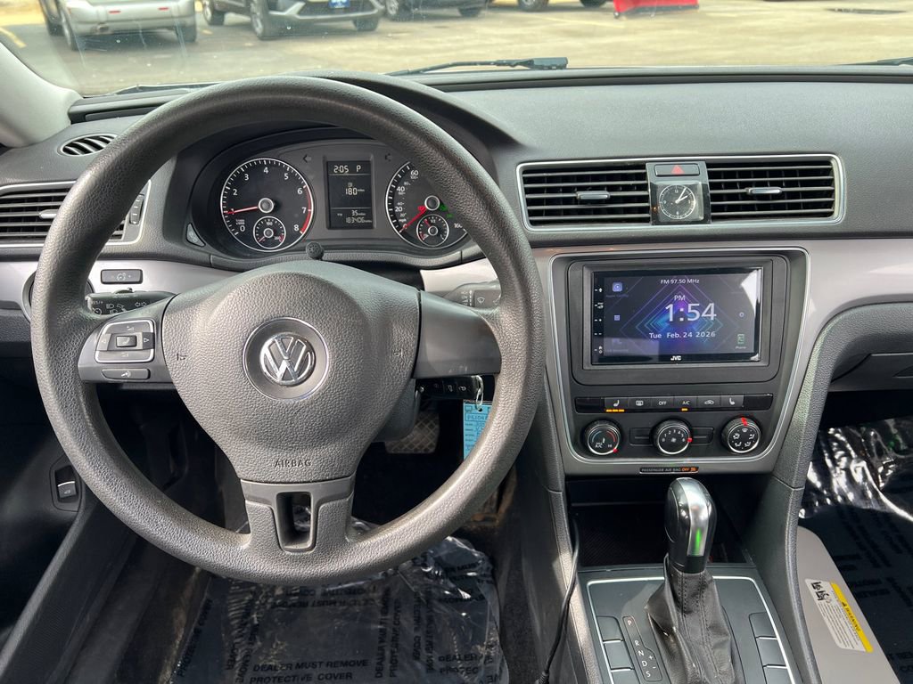 Used 2013 Volkswagen Passat 2.5 S image 9
