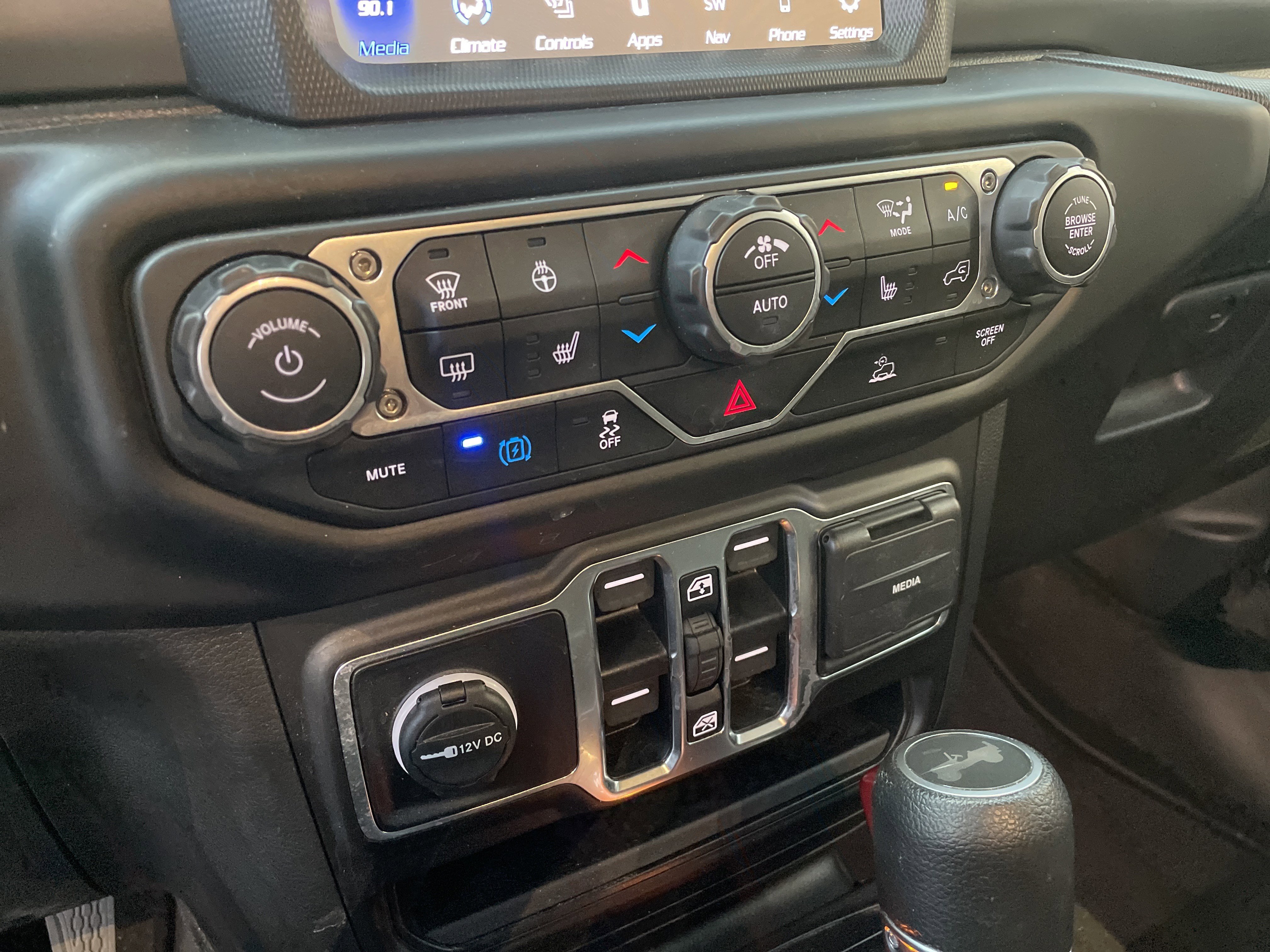 Used 2023 Jeep Wrangler Unlimited w/ Sun & Screen Package image 53