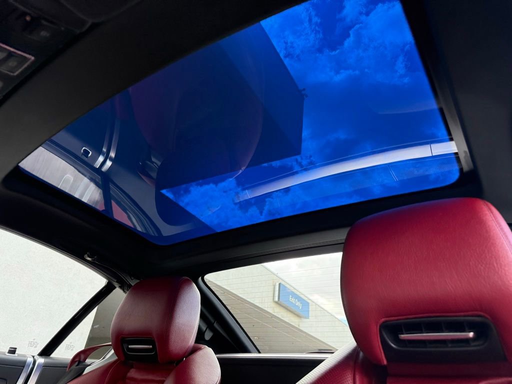 Used 2017 Mercedes-Benz SL 550 image 2