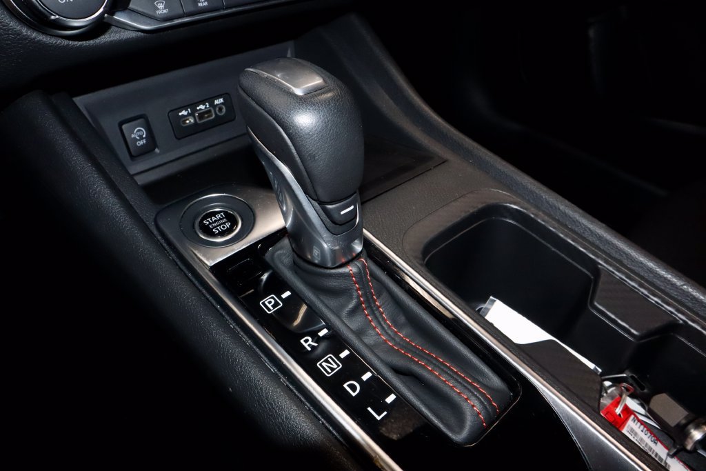 Certified 2025 Nissan Sentra SR FWD image 32