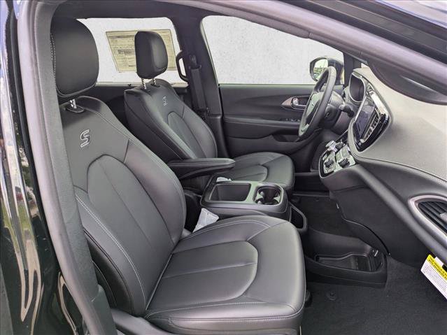 New 2026 Chrysler Pacifica Select w/ S Appearance Package FWD image 14