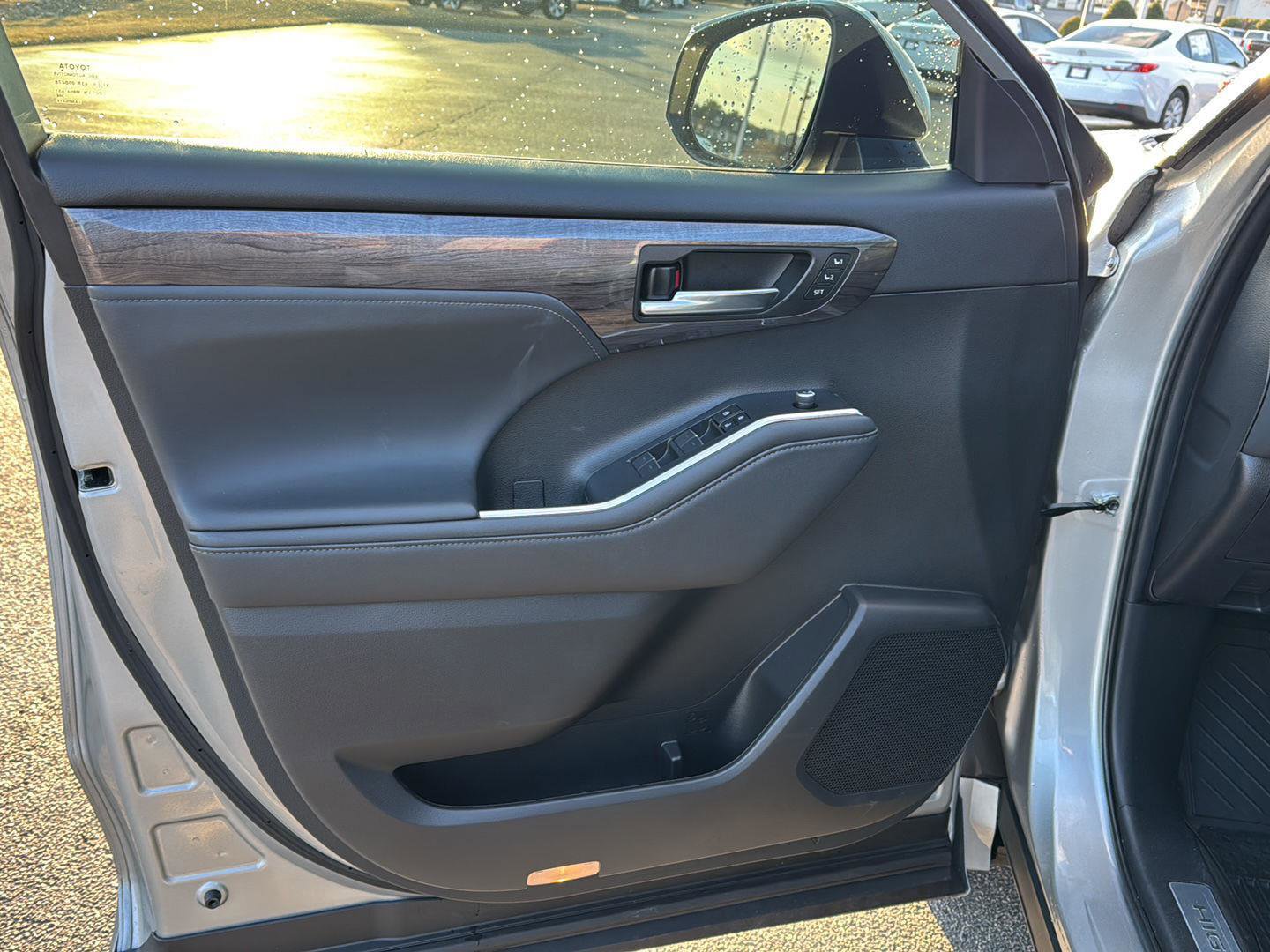 Certified 2022 Toyota Highlander Limited image 14