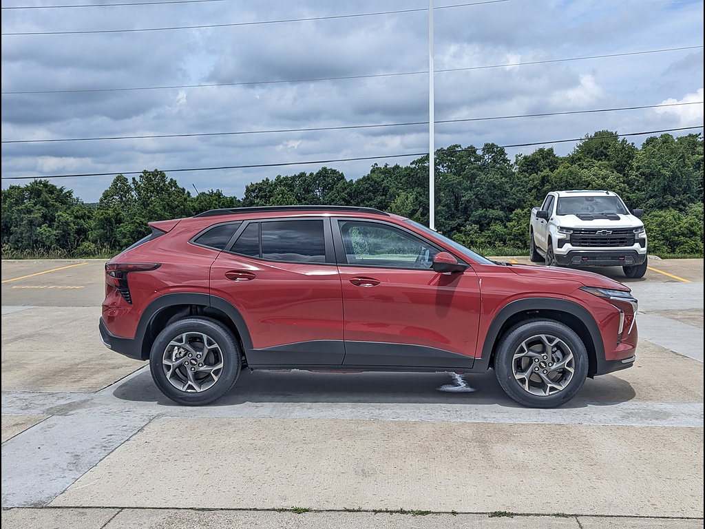 New 2026 Chevrolet Trax LT w/ LT Convenience Package FWD image 6