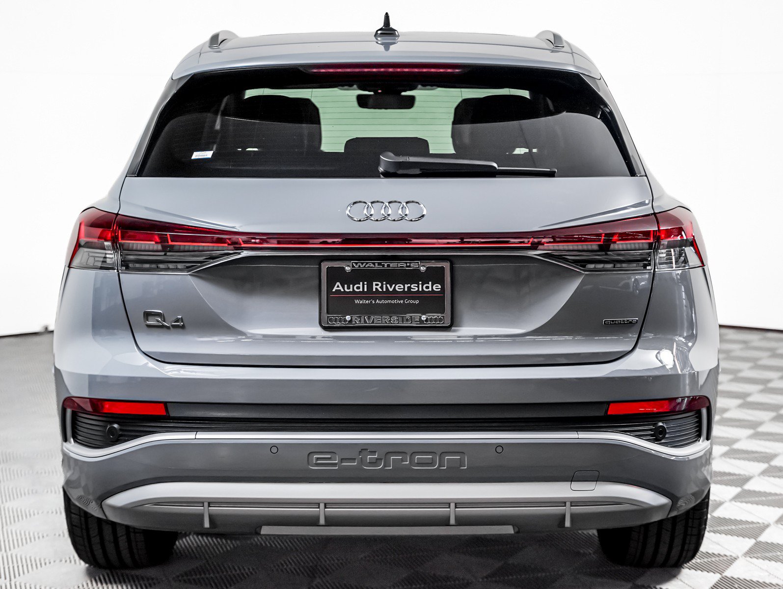 Used 2025 Audi Q4 e-tron Premium Plus w/ Premium Plus AWD/4WD image 8