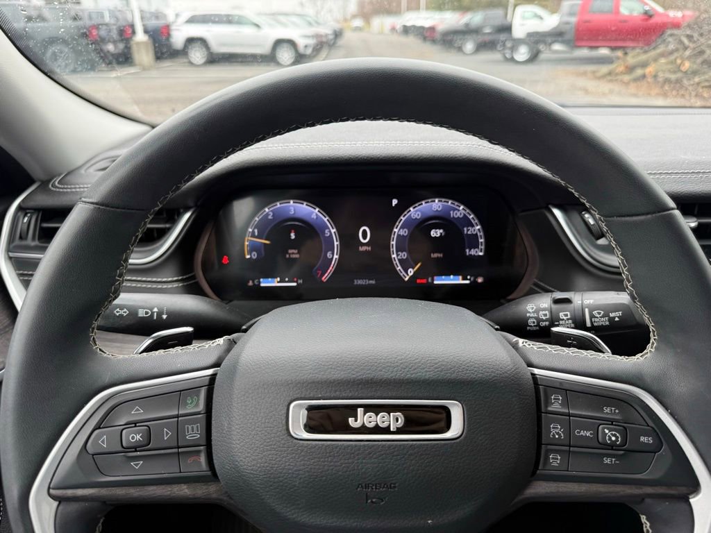 Used 2023 Jeep Grand Cherokee L Limited image 17