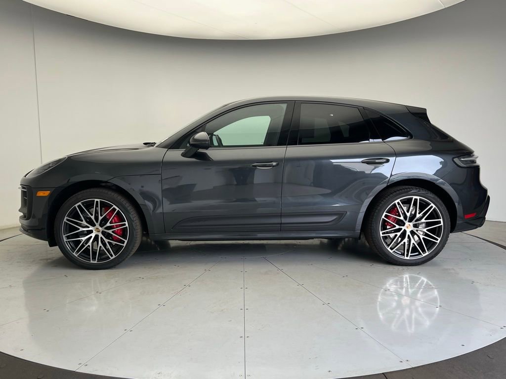 Used 2023 Porsche Macan GTS image 2