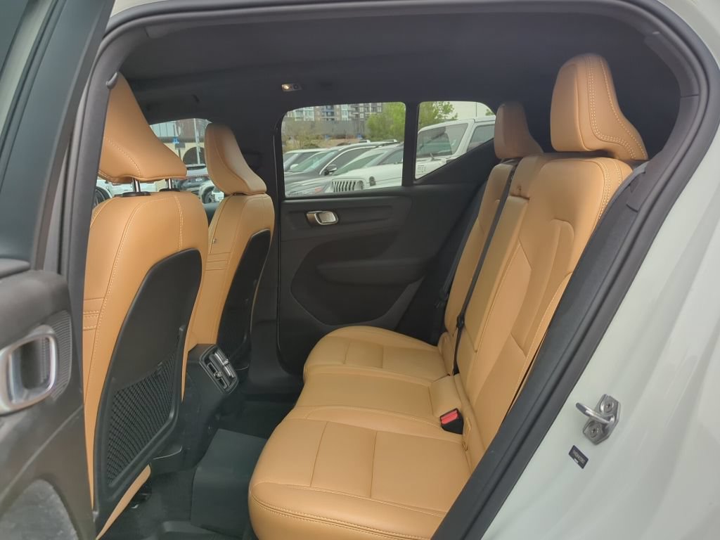 Used 2019 Volvo XC40 T5 Momentum AWD/4WD image 9