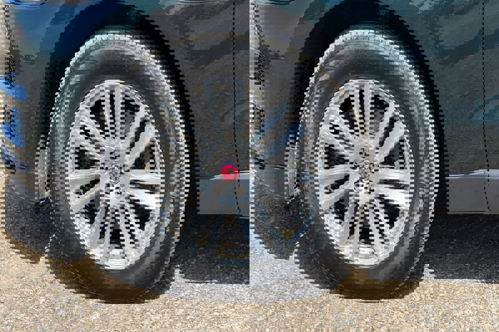 Used 2017 Jaguar F-PACE Prestige image 31