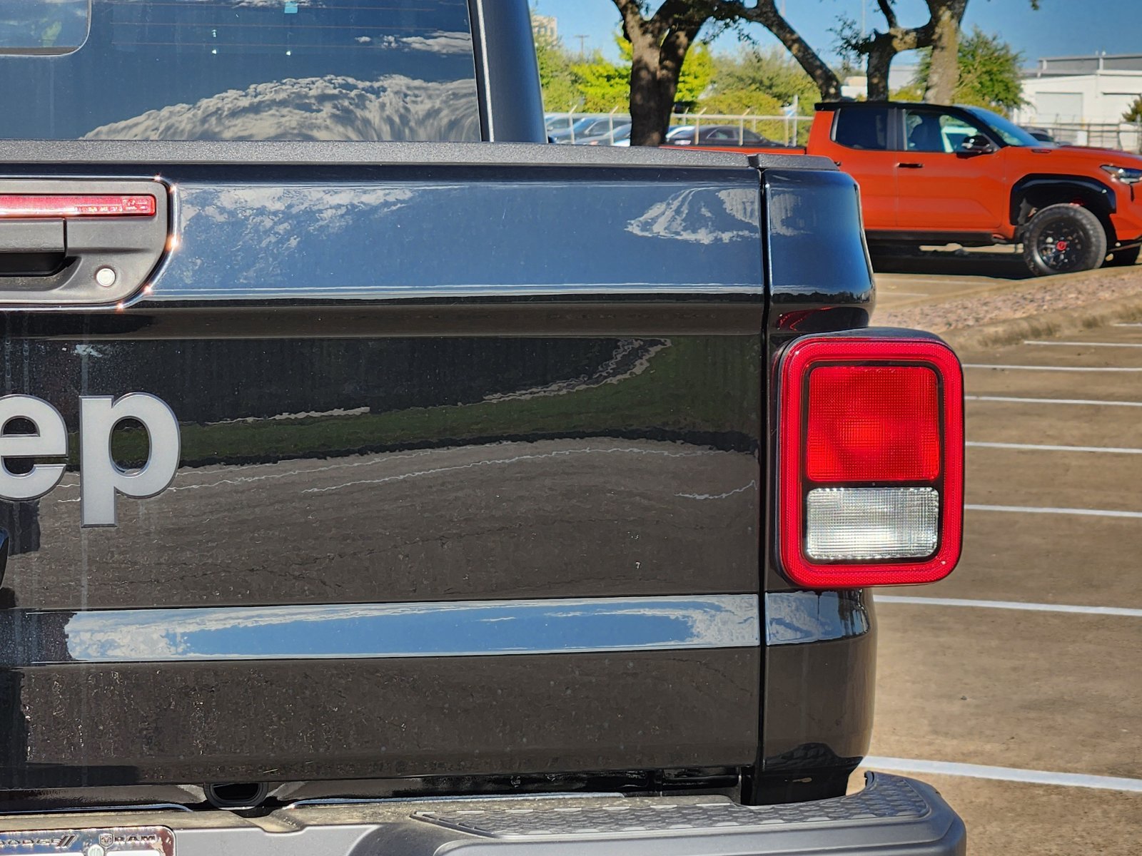 New 2026 Jeep Gladiator Sport AWD/4WD image 16