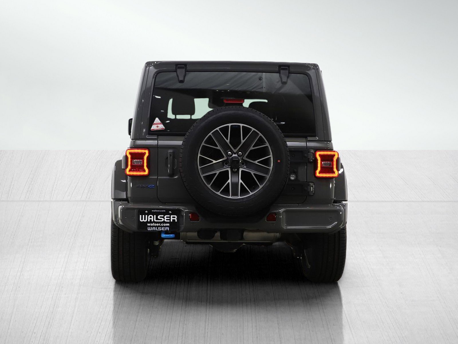 Used 2023 Jeep Wrangler Unlimited Sahara AWD/4WD image 4