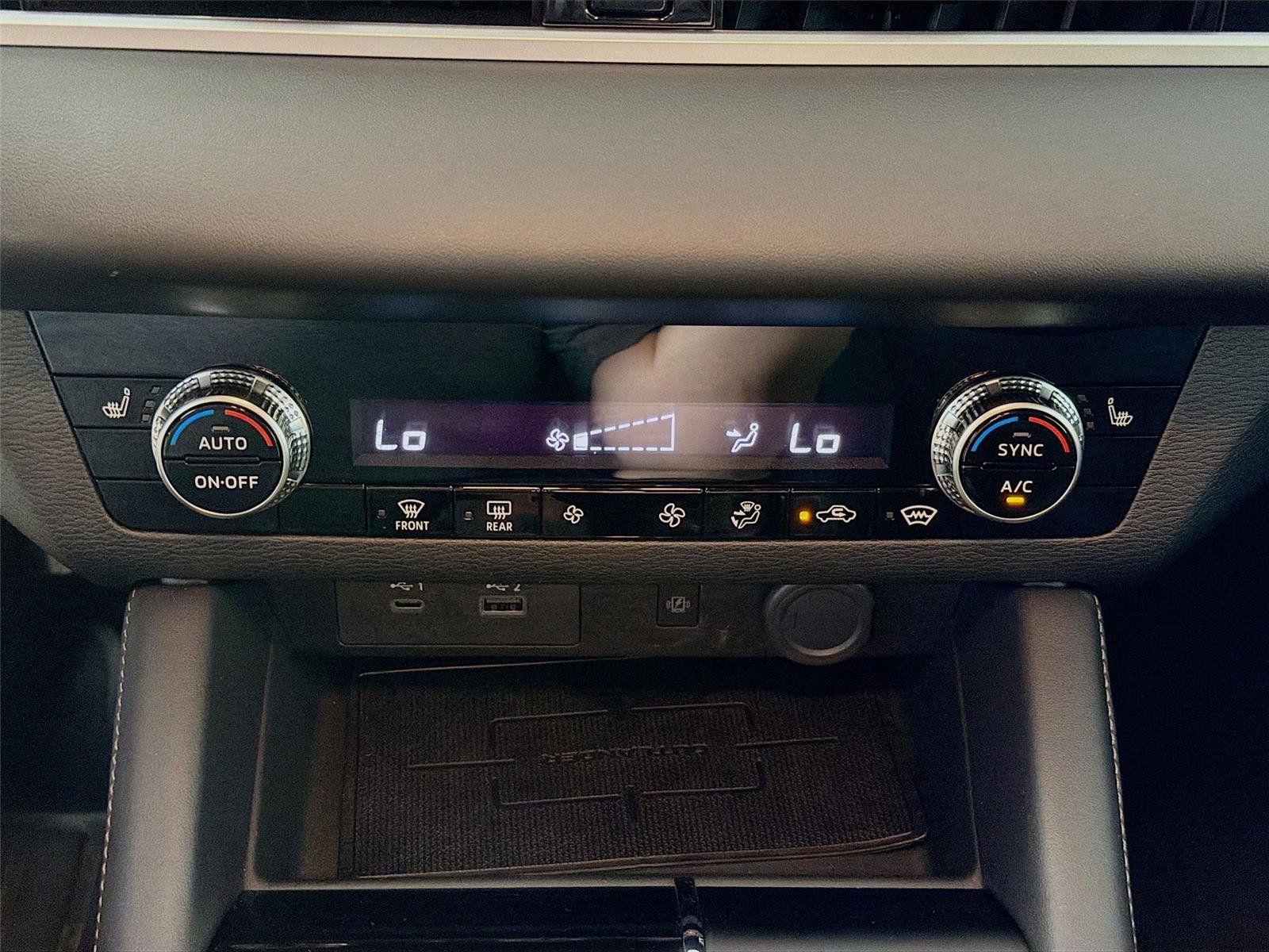 Used 2024 Mitsubishi Outlander SE AWD/4WD image 18