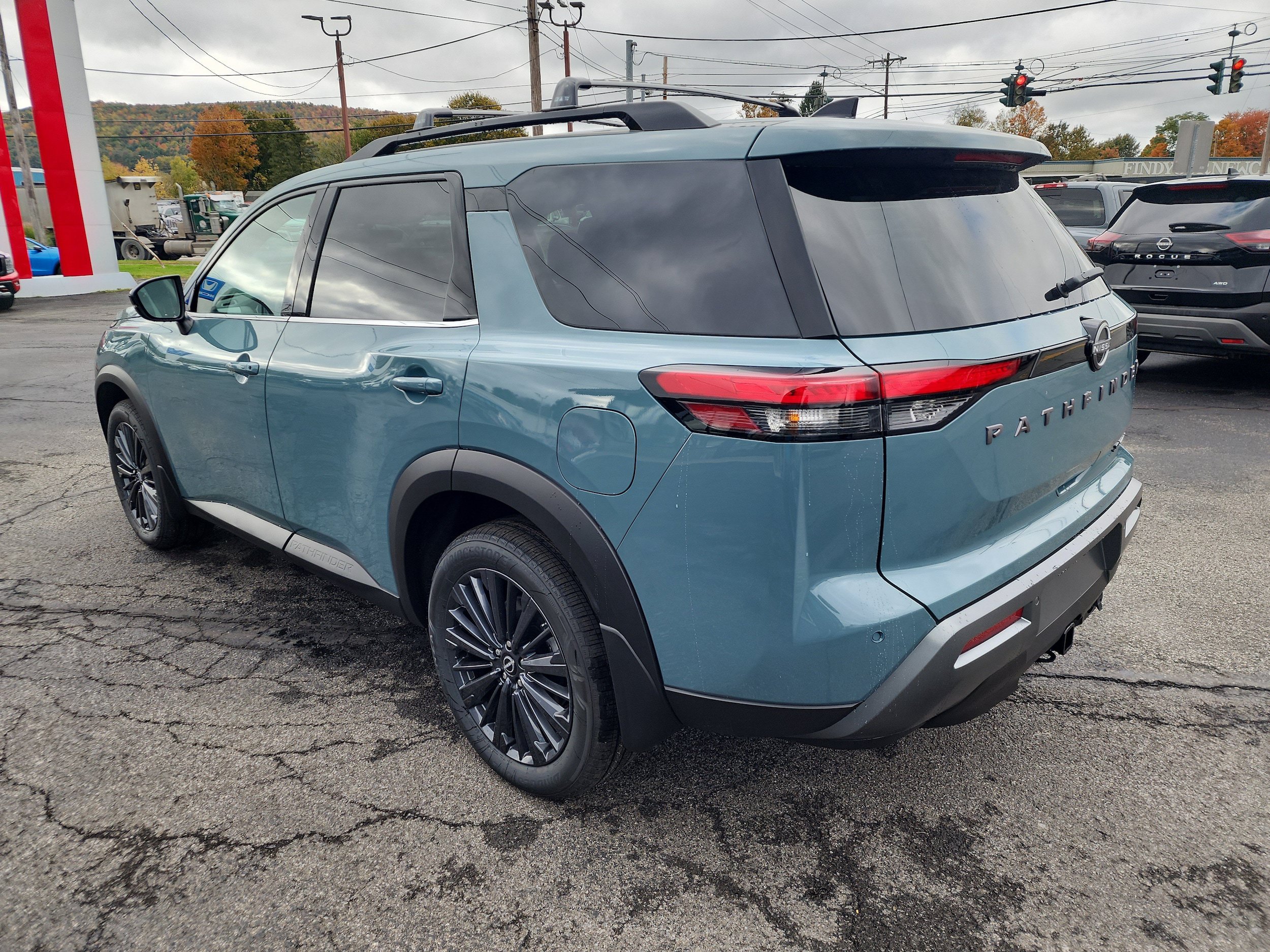 New 2026 Nissan Pathfinder SL AWD/4WD image 6