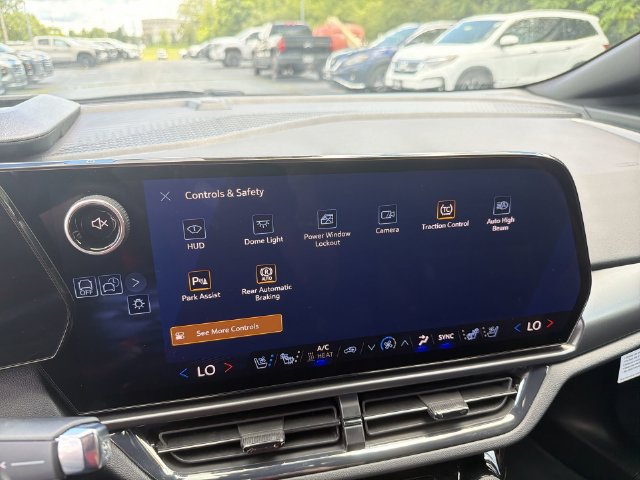 Certified 2026 Chevrolet Equinox EV RS w/ Convenience Package II AWD/4WD image 31