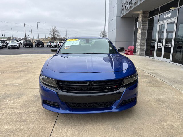 Used 2022 Dodge Charger SXT w/ Blacktop Package RWD image 3